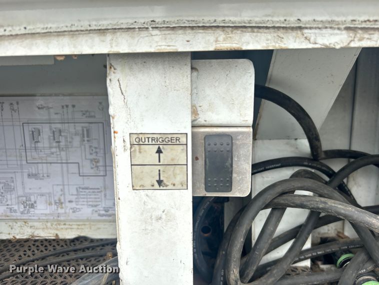 image for item EG0694 2015 Ford F550 Super Duty Crew Cab utility / service truck