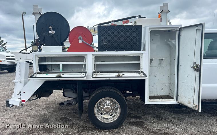 image for item EG0694 2015 Ford F550 Super Duty Crew Cab utility / service truck