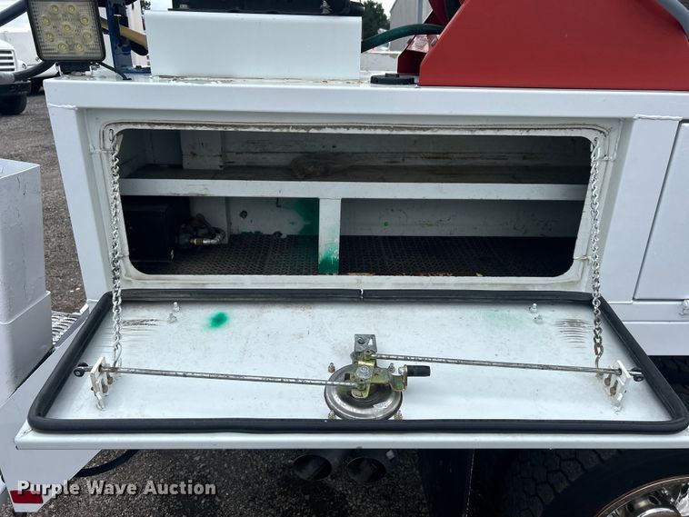 image for item EG0694 2015 Ford F550 Super Duty Crew Cab utility / service truck