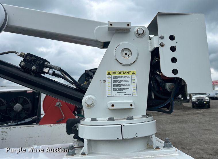 image for item EG0694 2015 Ford F550 Super Duty Crew Cab utility / service truck