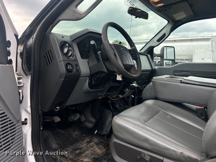 image for item EG0694 2015 Ford F550 Super Duty Crew Cab utility / service truck