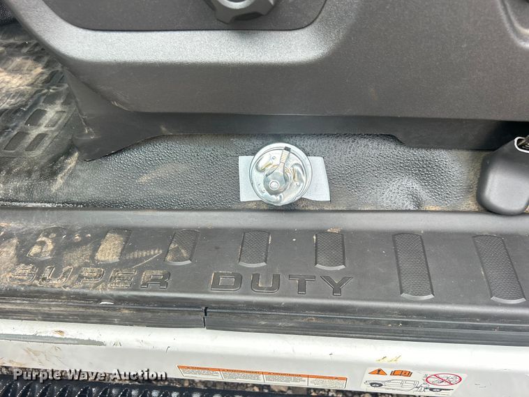 image for item EG0694 2015 Ford F550 Super Duty Crew Cab utility / service truck