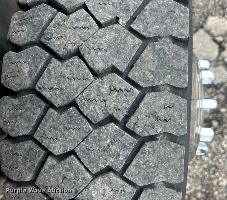 image for item EG0694 2015 Ford F550 Super Duty Crew Cab utility / service truck