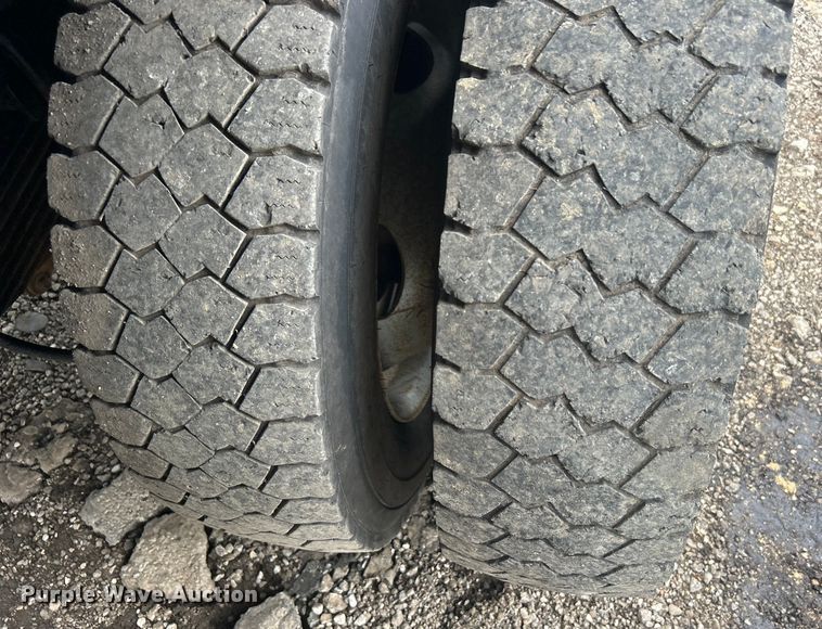 image for item EG0694 2015 Ford F550 Super Duty Crew Cab utility / service truck