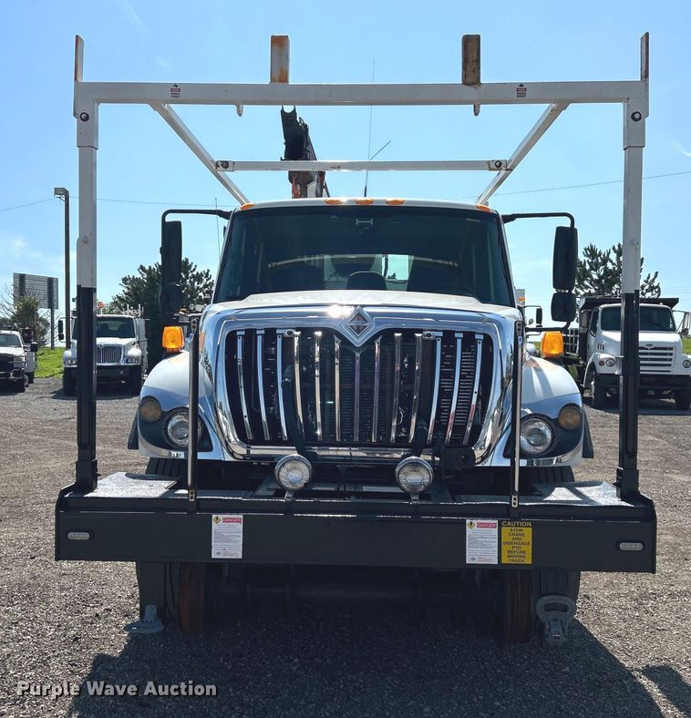 image for item EG0699 2009 International WorkStar 7500 crane truck