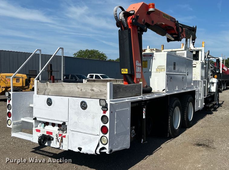 image for item EG0699 2009 International WorkStar 7500 crane truck