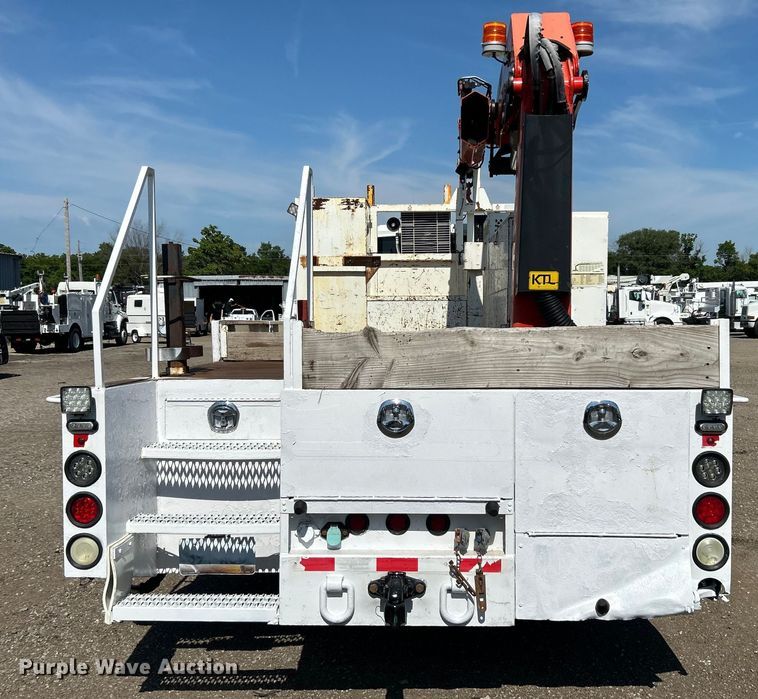 image for item EG0699 2009 International WorkStar 7500 crane truck