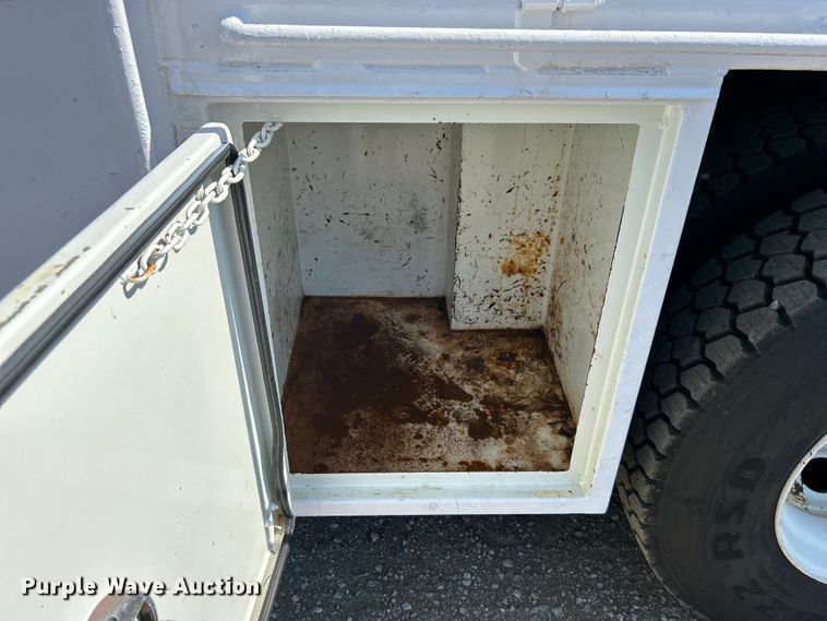 image for item EG0699 2009 International WorkStar 7500 crane truck