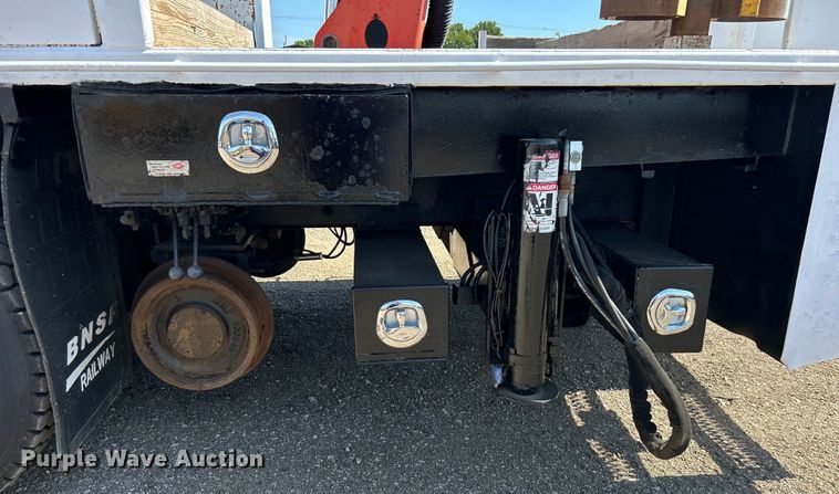 image for item EG0699 2009 International WorkStar 7500 crane truck