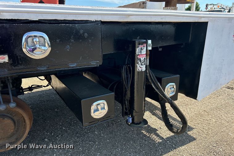 image for item EG0699 2009 International WorkStar 7500 crane truck