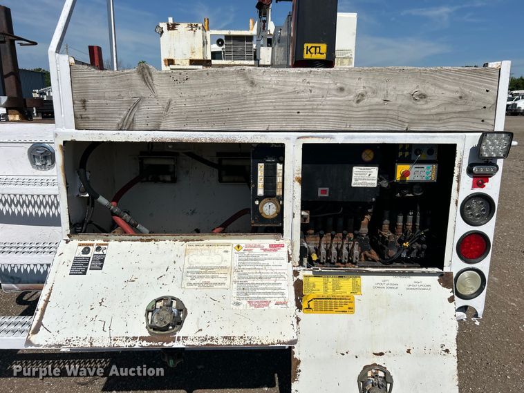 image for item EG0699 2009 International WorkStar 7500 crane truck