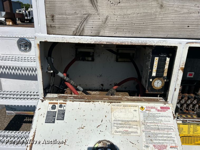 image for item EG0699 2009 International WorkStar 7500 crane truck