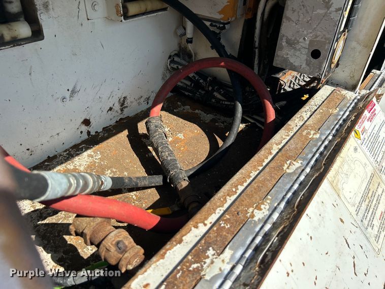 image for item EG0699 2009 International WorkStar 7500 crane truck