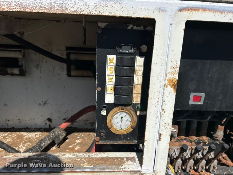 image for item EG0699 2009 International WorkStar 7500 crane truck