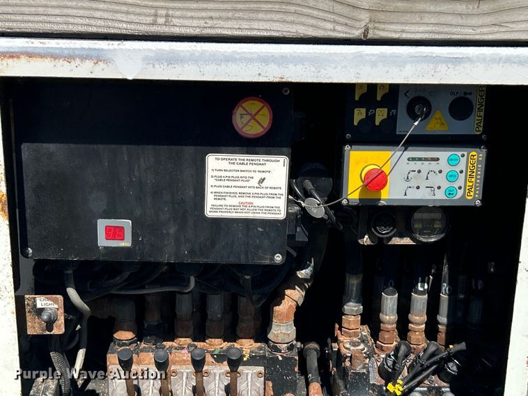 image for item EG0699 2009 International WorkStar 7500 crane truck