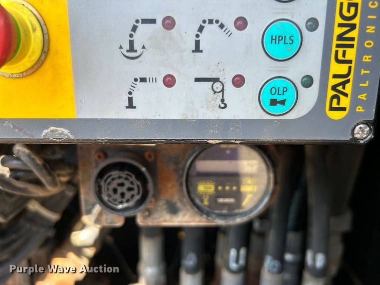 image for item EG0699 2009 International WorkStar 7500 crane truck