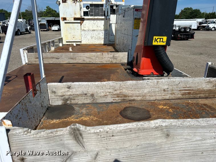 image for item EG0699 2009 International WorkStar 7500 crane truck