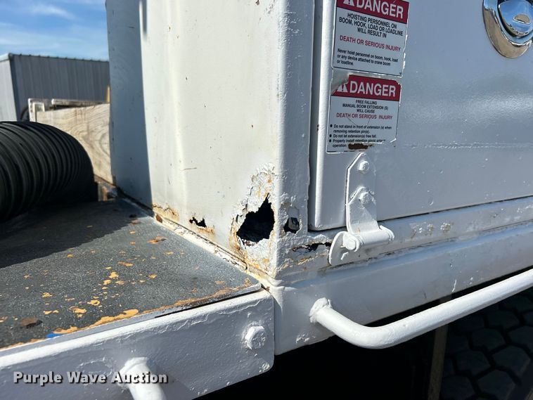 image for item EG0699 2009 International WorkStar 7500 crane truck