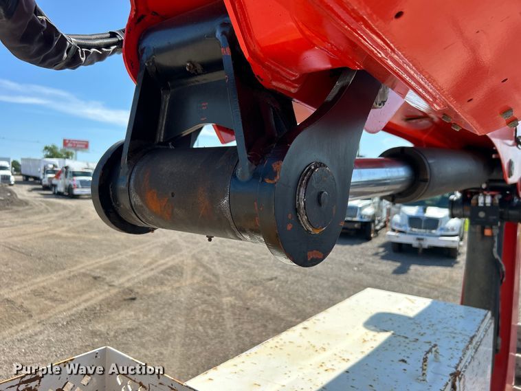 image for item EG0699 2009 International WorkStar 7500 crane truck