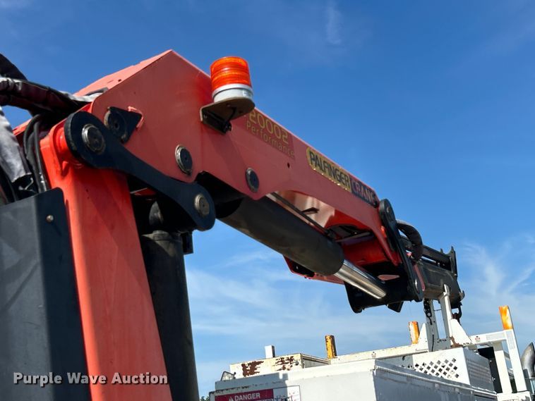 image for item EG0699 2009 International WorkStar 7500 crane truck