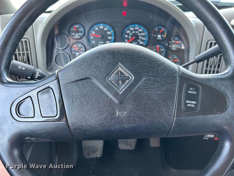 image for item EG0699 2009 International WorkStar 7500 crane truck