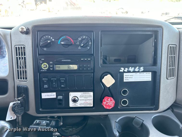 image for item EG0699 2009 International WorkStar 7500 crane truck