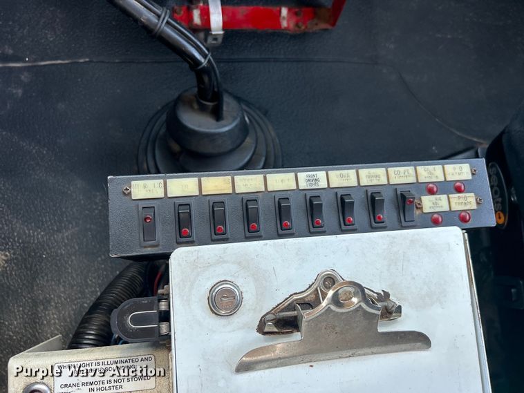 image for item EG0699 2009 International WorkStar 7500 crane truck