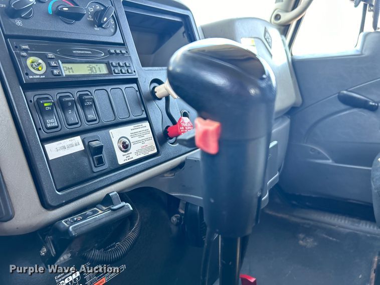 image for item EG0699 2009 International WorkStar 7500 crane truck