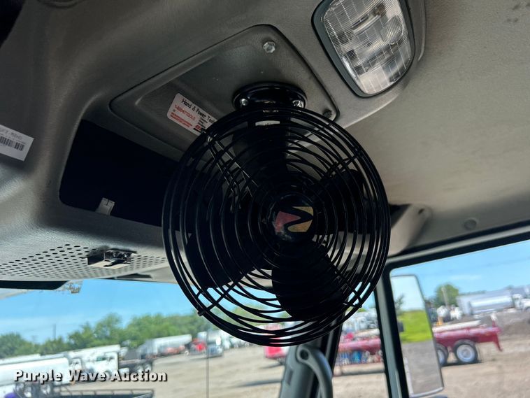 image for item EG0699 2009 International WorkStar 7500 crane truck