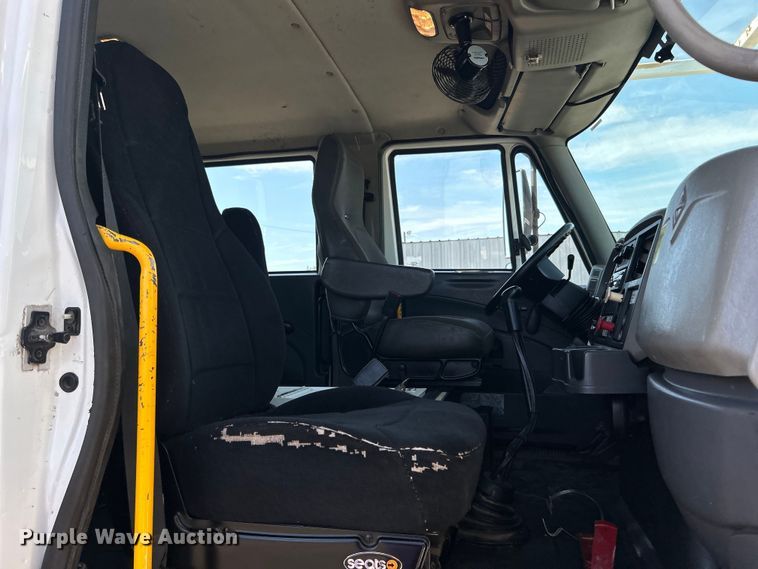 image for item EG0699 2009 International WorkStar 7500 crane truck