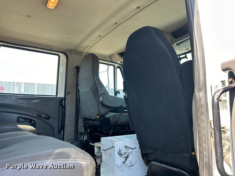 image for item EG0699 2009 International WorkStar 7500 crane truck