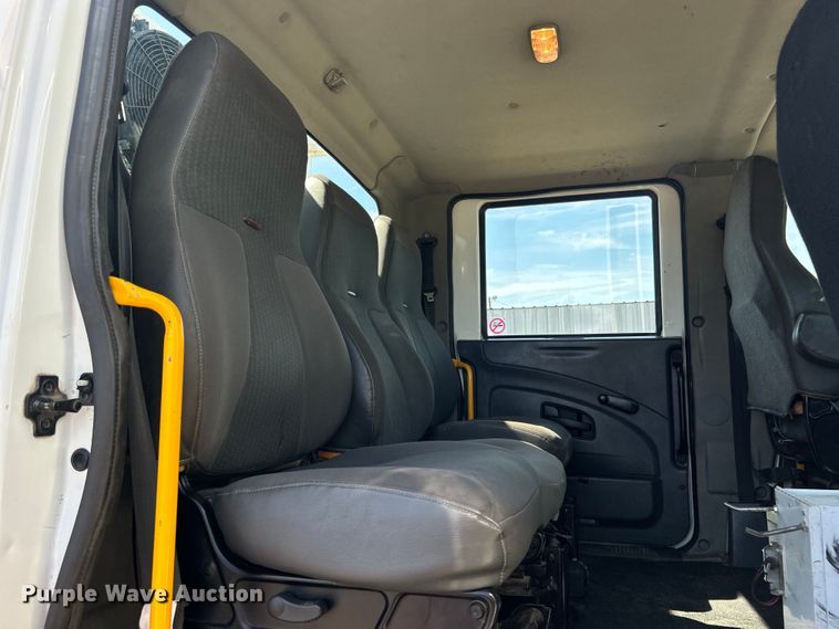 image for item EG0699 2009 International WorkStar 7500 crane truck