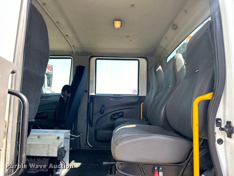 image for item EG0699 2009 International WorkStar 7500 crane truck