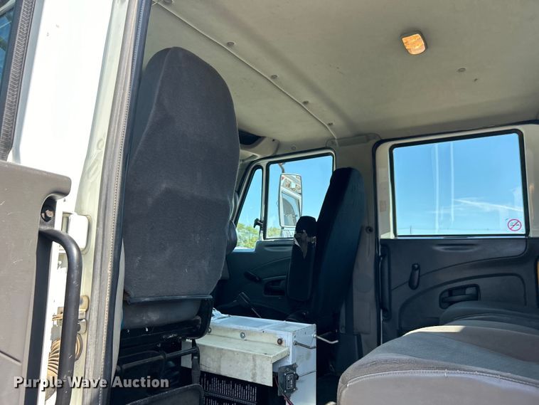 image for item EG0699 2009 International WorkStar 7500 crane truck