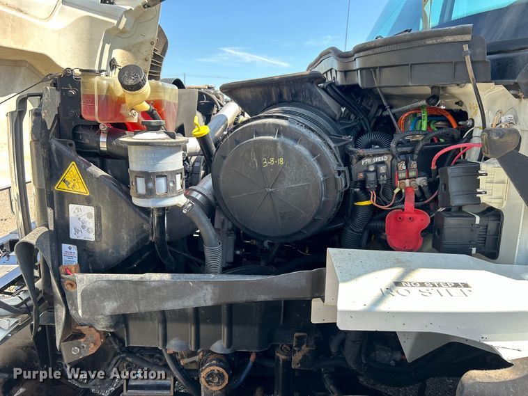 image for item EG0699 2009 International WorkStar 7500 crane truck