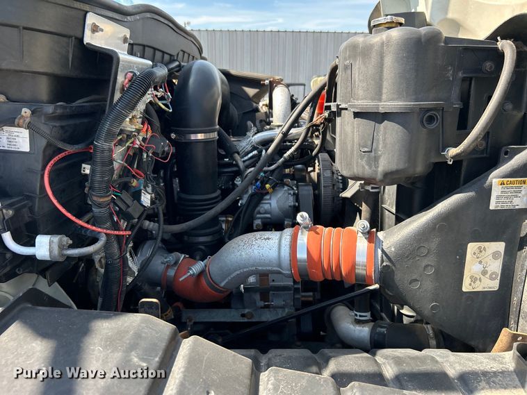 image for item EG0699 2009 International WorkStar 7500 crane truck