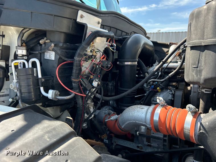 image for item EG0699 2009 International WorkStar 7500 crane truck