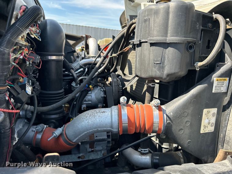 image for item EG0699 2009 International WorkStar 7500 crane truck