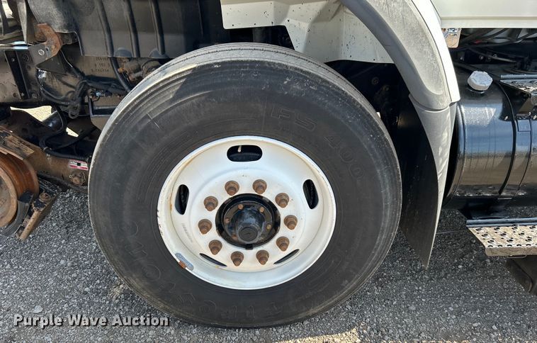 image for item EG0699 2009 International WorkStar 7500 crane truck