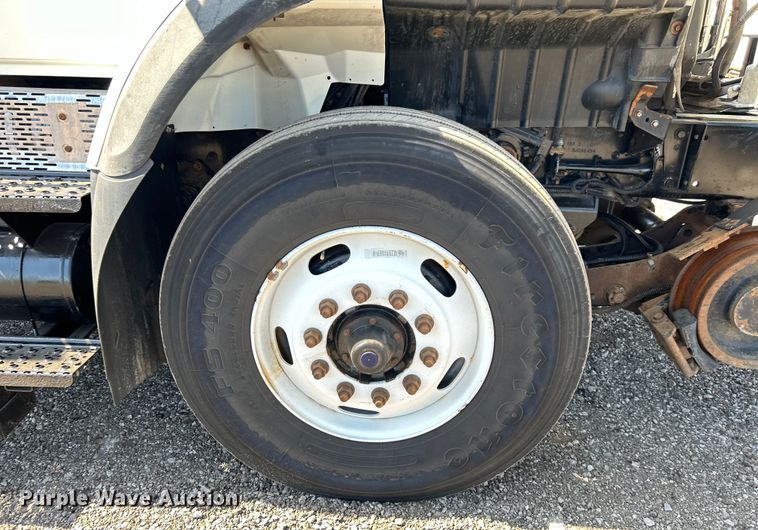 image for item EG0699 2009 International WorkStar 7500 crane truck