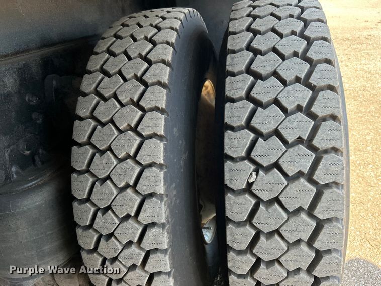 image for item EG0699 2009 International WorkStar 7500 crane truck