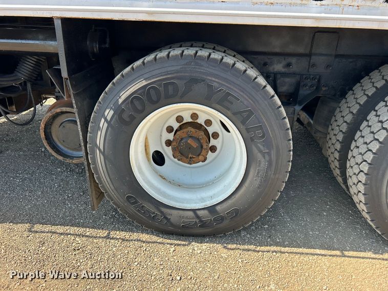 image for item EG0699 2009 International WorkStar 7500 crane truck