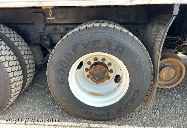 image for item EG0699 2009 International WorkStar 7500 crane truck