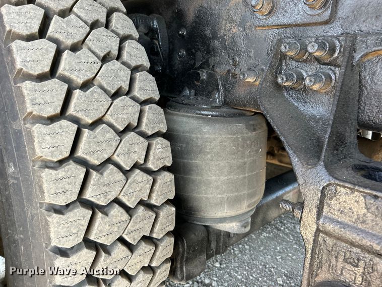 image for item EG0699 2009 International WorkStar 7500 crane truck