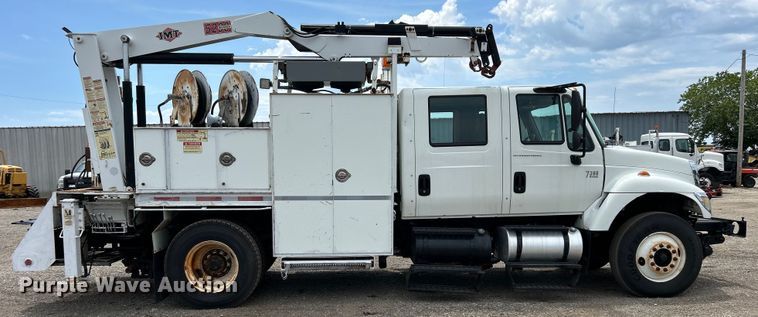 image for item EG0702 2007 International  7300 SFA Crew Cab utility / service truck