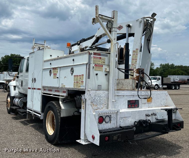 image for item EG0702 2007 International  7300 SFA Crew Cab utility / service truck