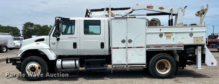 image for item EG0702 2007 International  7300 SFA Crew Cab utility / service truck