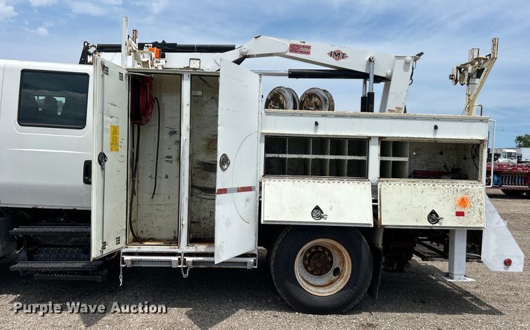 image for item EG0702 2007 International  7300 SFA Crew Cab utility / service truck