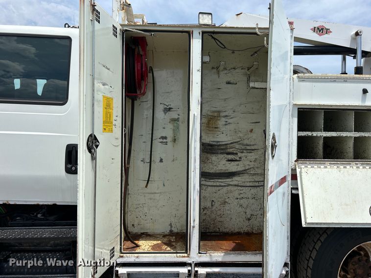 image for item EG0702 2007 International  7300 SFA Crew Cab utility / service truck