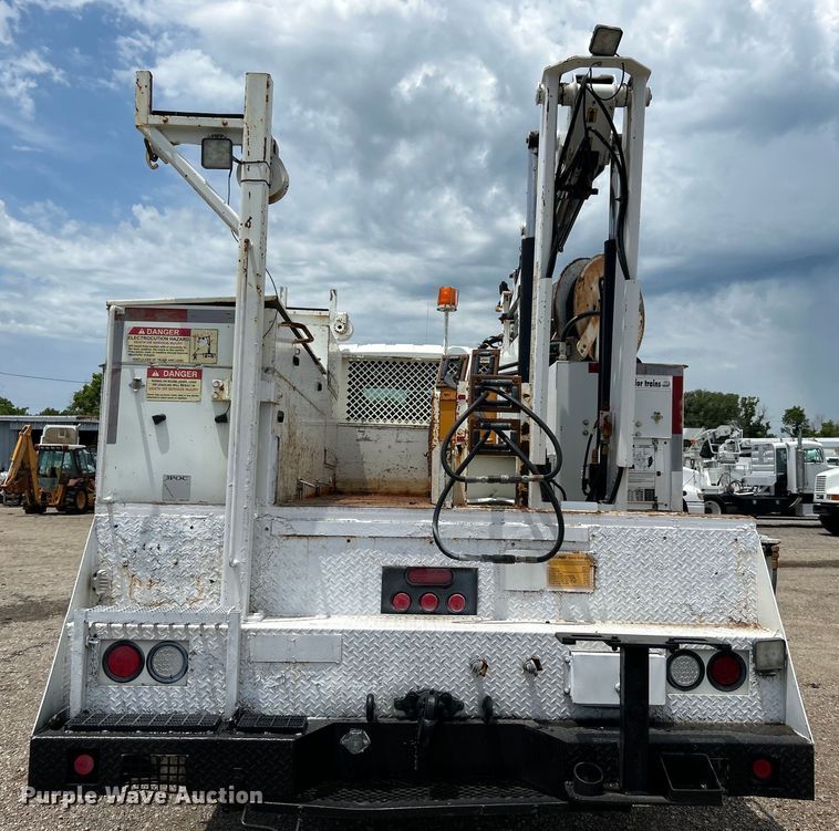 image for item EG0702 2007 International  7300 SFA Crew Cab utility / service truck